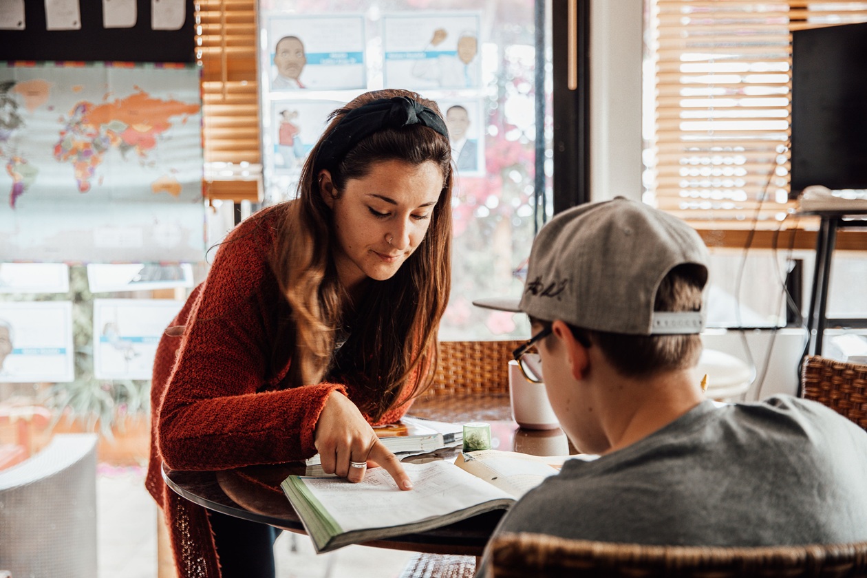 bonus mom helping her child succeed in school