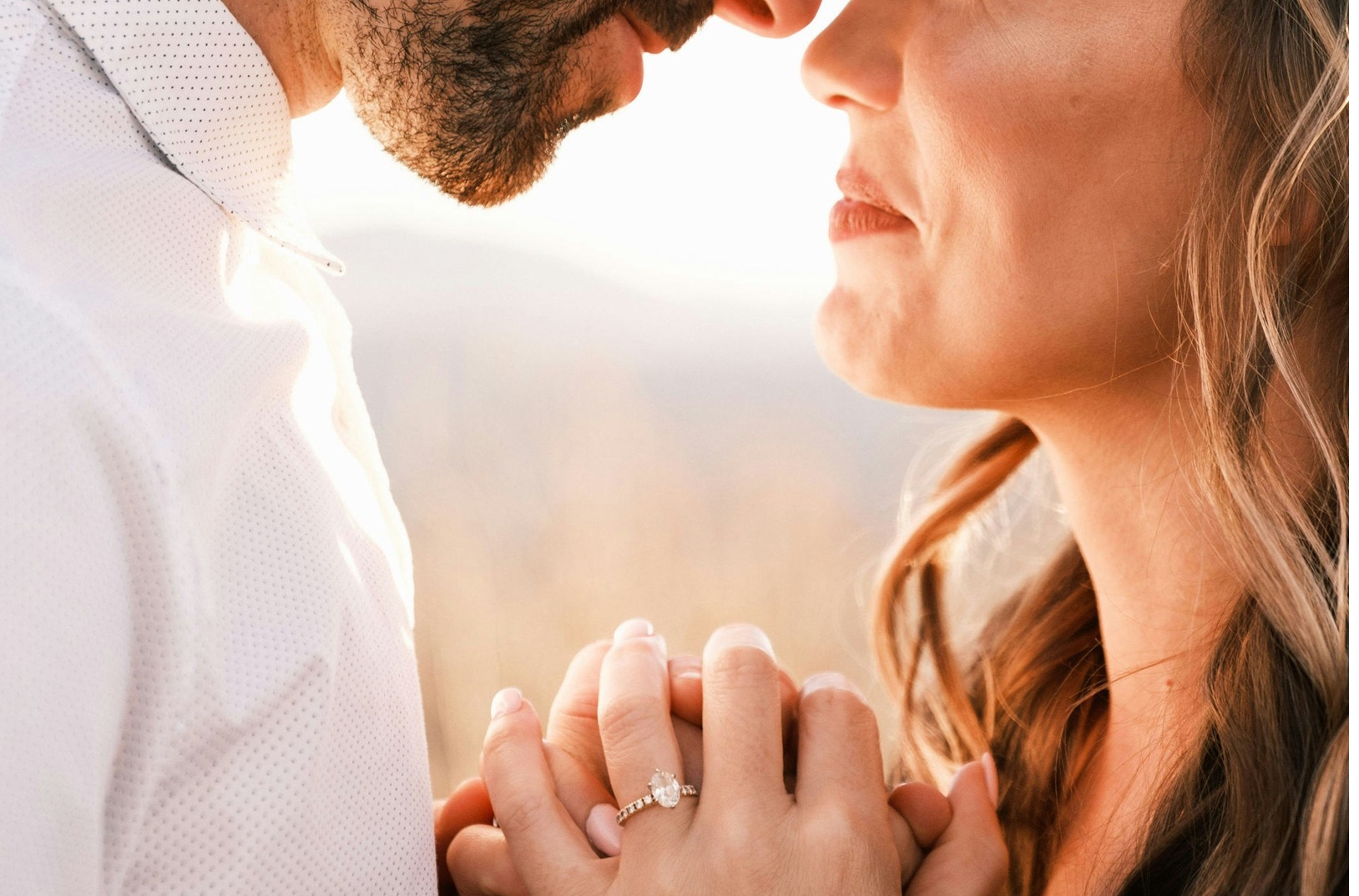 couple getting engaged and choosing an engagement ring